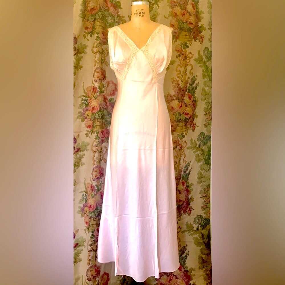 Gorgeous rayon “slip gown lingerie “LAROS, blush w/ lace Downton sexy Hollywood